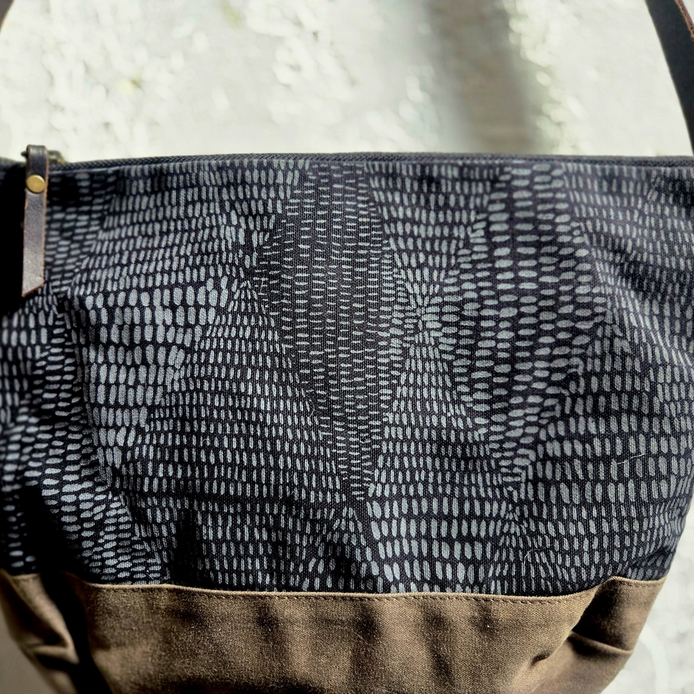 Stylish Black and Brown Shoulder Bookhou Bag - Picture 2 of 6